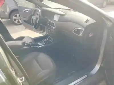 Veicolo di demolizione infiniti qx30 2.2 d awd dell'anno 2016 alimentato 651930