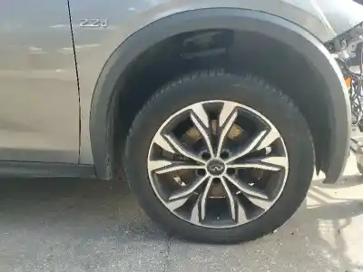 Veicolo di demolizione infiniti qx30 2.2 d awd dell'anno 2016 alimentato 651930