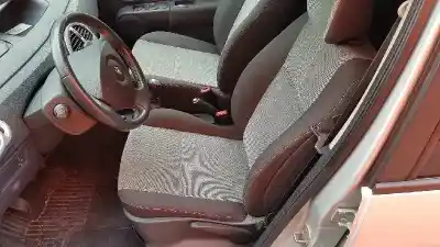 Véhicule à la ferraille renault grand modus dynamique de l'année 2008 alimenté k9k766