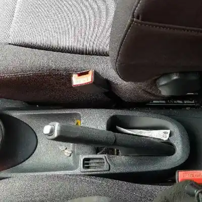 Véhicule à la ferraille renault grand modus dynamique de l'année 2008 alimenté k9k766