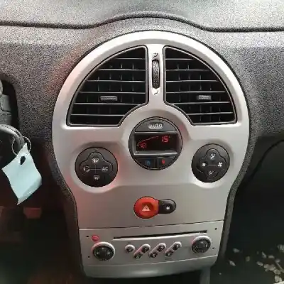 Véhicule à la ferraille renault grand modus dynamique de l'année 2008 alimenté k9k766