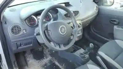 Verschrottungsfahrzeug renault clio iii authentique des jahres 2009 angetrieben k9k768