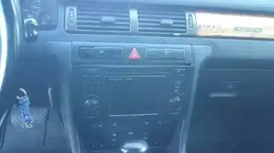 Véhicule à la ferraille audi a6 berlina (4b2) 2.5 tdi de l'année 2000 alimenté ake