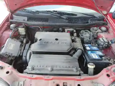 Veículo de Sucata fiat punto cabrio (176) 16v cabrio do ano 2000 alimentado 176b9000