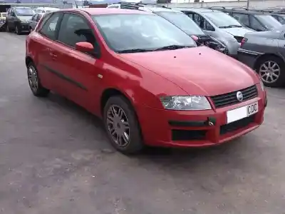 Veículo de Sucata FIAT STILO (192_) 1.6 16V (192_XB1A) do ano 2002 alimentado 182B6000