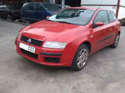 Veículo de Sucata fiat stilo (192_) 1.6 16v (192_xb1a) do ano 2002 alimentado 182b6000
