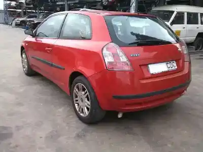 Veículo de Sucata fiat stilo (192_) 1.6 16v (192_xb1a) do ano 2002 alimentado 182b6000