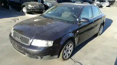 Veículo de Sucata audi a4 b6 (8e2) 2.0 do ano 2001 alimentado awx
