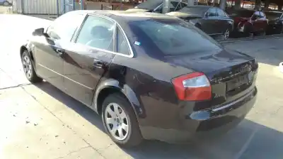Veículo de Sucata audi a4 b6 (8e2) 2.0 do ano 2001 alimentado awx