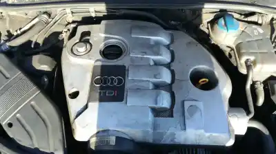 Veículo de Sucata audi a4 b6 (8e2) 2.0 do ano 2001 alimentado awx