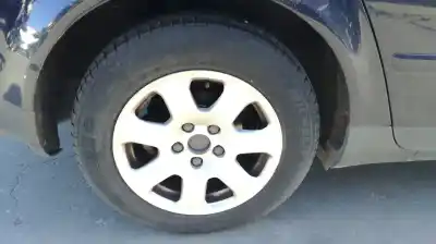 Veículo de Sucata audi a4 b6 (8e2) 2.0 do ano 2001 alimentado awx