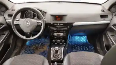 Sloopvoertuig opel astra h berlina 1.7 16v cdti van het jaar 2009 aangedreven z17dth