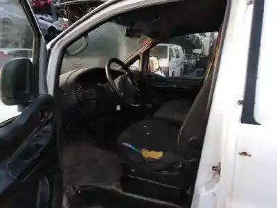 Sloopvoertuig hyundai h 1 2.5 turbodiesel van het jaar 2003 aangedreven d4bh