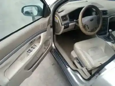 Vehicul casat volvo s80 berlina 2.5 d al anului 2000 alimentat d5252t