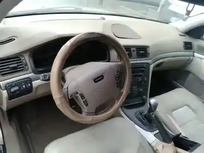Vehicul casat volvo s80 berlina 2.5 d al anului 2000 alimentat d5252t