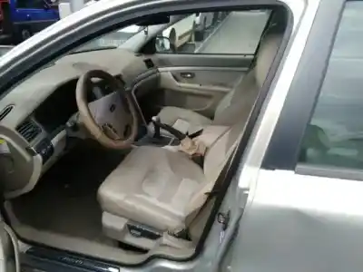 Vehicul casat volvo s80 berlina 2.5 d al anului 2000 alimentat d5252t