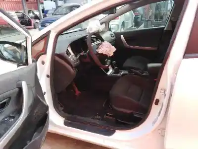 Veículo de Sucata kia cee´d (jd) 1.4 cvvt do ano 2017 alimentado g4lc