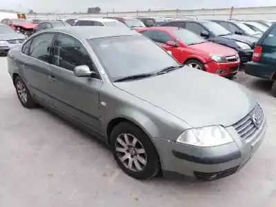 Veículo de Sucata VOLKSWAGEN PASSAT B5.5 (3B3) 1.9 TDI do ano 2002 alimentado AVF