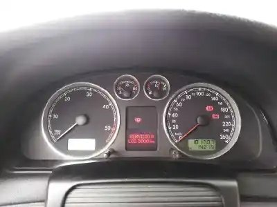 Veículo de Sucata volkswagen passat b5.5 (3b3) 1.9 tdi do ano 2002 alimentado avf