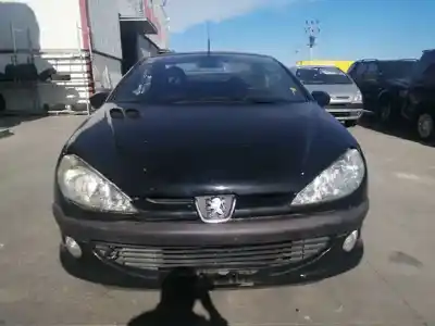 Veicolo di demolizione peugeot 206 cc 2.0 16v cat dell'anno 2001 alimentato rfn