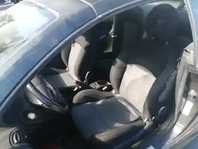 Veicolo di demolizione peugeot 206 cc 2.0 16v cat dell'anno 2001 alimentato rfn