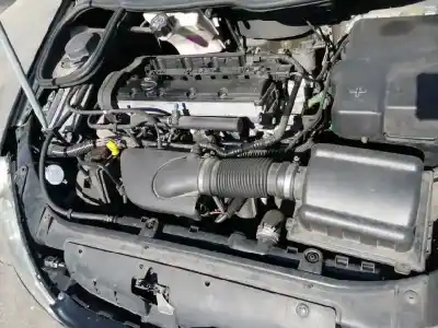 Veicolo di demolizione peugeot 206 cc 2.0 16v cat dell'anno 2001 alimentato rfn