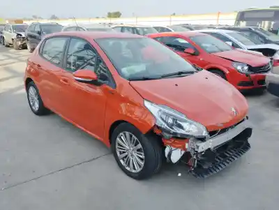 Vehículo de desguace PEUGEOT 208 1.2 12V VTi del año 2019 con motor HM05