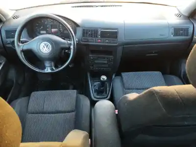 Veículo de Sucata volkswagen golf iv (1j1) 1.6 16v do ano 2001 alimentado azd