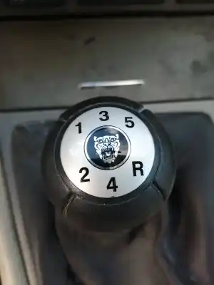 Scrapping Vehicle jaguar x-type 2.1 v6 24v cat of the year 2003 powered yb