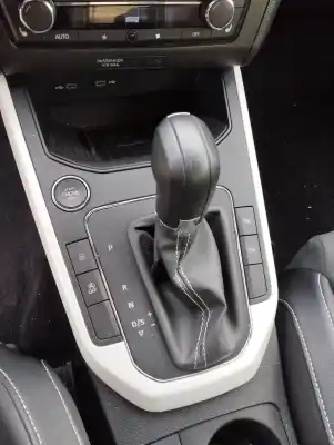 Véhicule à la ferraille seat arona (kj7, kjp) 1.0 tsi de l'année 2021 alimenté dlaa