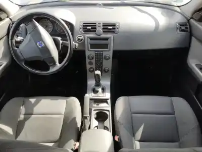 Veículo de Sucata volvo v50 familiar 1.8 kinetic do ano 2006 alimentado b4184s11