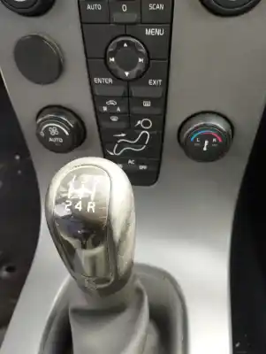 Veículo de Sucata volvo v50 familiar 1.8 kinetic do ano 2006 alimentado b4184s11