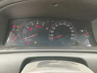 Veicolo di demolizione toyota corolla (e12) 2.0 d-cat dell'anno 2004 alimentato 1cdftv