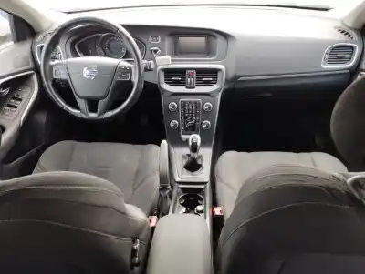 Veicolo di demolizione volvo v40 1.6 diesel cat dell'anno 2015 alimentato d4162t