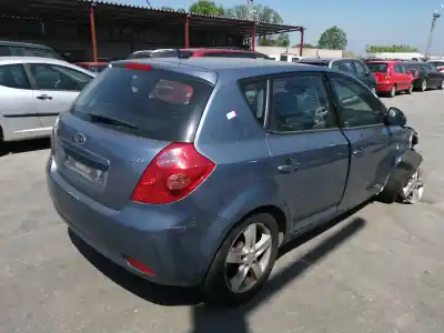 Veicolo di demolizione kia cee´d 1.6 crdi cat dell'anno 2007 alimentato d4fb
