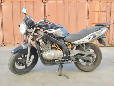 Veículo de Sucata SUZUKI GS 500 (GM51B/WVBK) GS 500 F K4  (BK) do ano 2006 alimentado M504