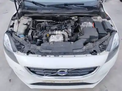 Veicolo di demolizione volvo v40 1.6 diesel cat dell'anno 2013 alimentato d4162t