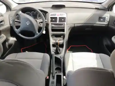 Veículo de Sucata peugeot 307 (s1) 2.0 hdi cat do ano 2003 alimentado rhy