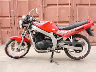 Véhicule à la ferraille SUZUKI                                             GS 500 (GM51B/WVBK)                                                                                                                                                                                                                                        GS 500    (GM51B)                                                                                                                                                                                                                                          de l'année 1991 alimenté M501