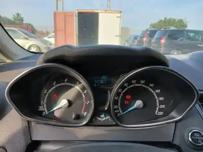 Vehicul casat ford fiesta (ccn) 1.0 ecoboost cat al anului 2015 alimentat m1je