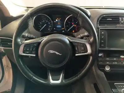 Veículo de Sucata jaguar f-pace (x761) 2.0 td4 awd do ano 2018 alimentado 204dtd