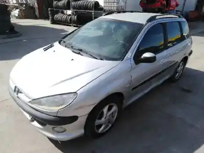 Veículo de Sucata peugeot 206 berlina 1.6 16v cat do ano 2002 alimentado nfu