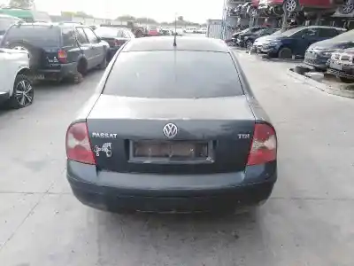 Veículo de Sucata volkswagen passat b5.5 (3b3) 1.8 t 20v do ano 2003 alimentado awx
