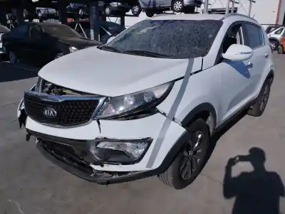 Veículo de Sucata KIA SPORTAGE III (SL) 1.6 GDI do ano 2014 alimentado G4FD