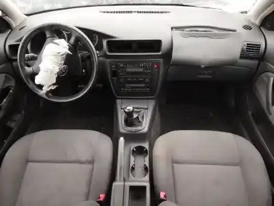 Veículo de Sucata volkswagen passat b5.5 (3b3) 1.9 tdi do ano 2004 alimentado awx