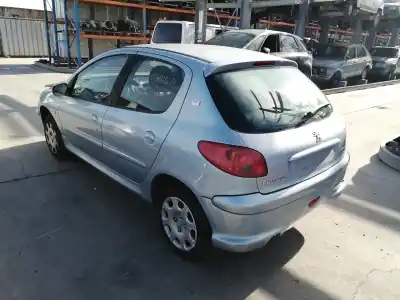 Здавання транспортного засобу peugeot 206 fastback (2a/c) 1.4 hdi eco 70 року 2003 потужний 8hx
