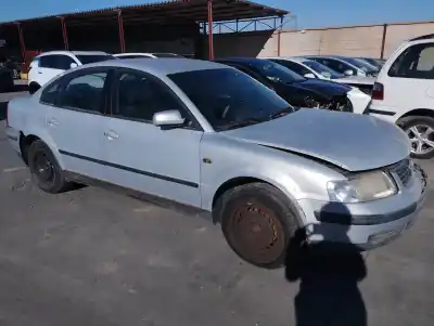 Veículo de Sucata VOLKSWAGEN PASSAT BERLINA (3B2)  do ano 1997 alimentado AFN