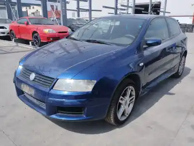 Veículo de Sucata FIAT STILO (192_) 1.9 JTD (192_XE1A) do ano 2005 alimentado 192 A1.000,192 B4.000,937 A7.000