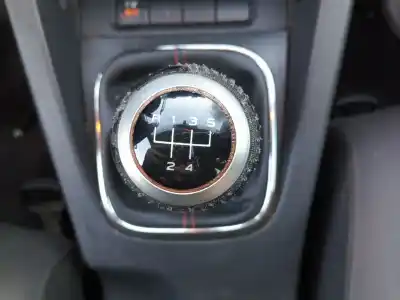 Veículo de Sucata volkswagen golf v (1k1) 1.9 tdi do ano 2006 alimentado bkc