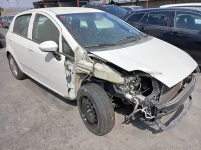 Veicolo di demolizione FIAT PUNTO (199_) 1.3 D MULTIJET dell'anno 2016 alimentato 199A9000